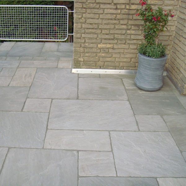 600 Patio Pack 19.50m2 Kandla Grey Tumbled