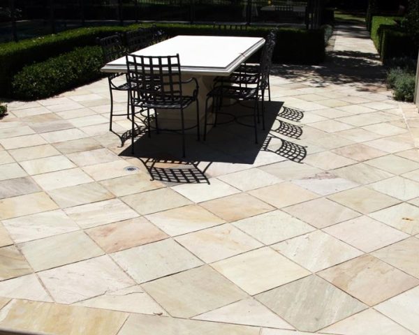 300x300 Pack 20.75m2 Fossil Mint Sandstone (Sawn Edges)