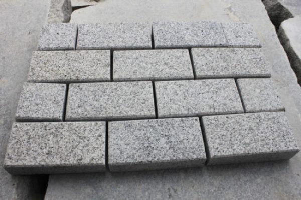 Silver Grey 40mm Flamed Textured Granite Block Setts 200x100mm, 9.40m2
