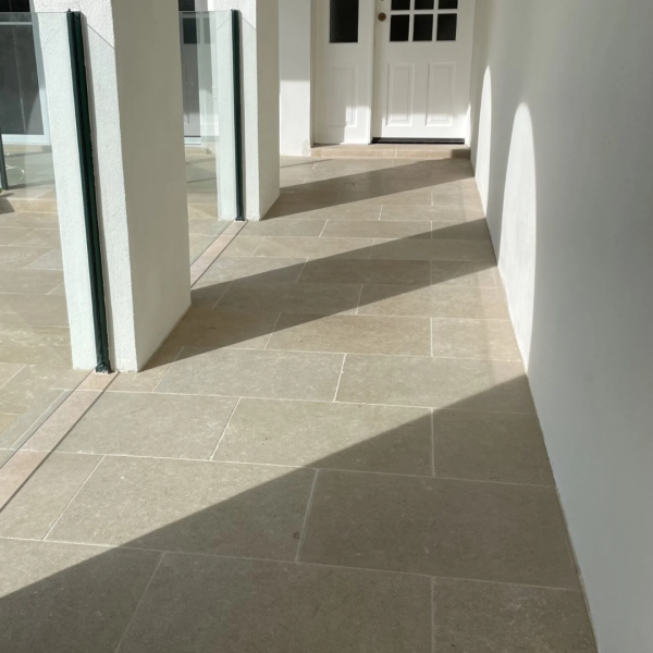 Acid Wash Sinai Pearl Tumbled Limestone Paving - Image 2