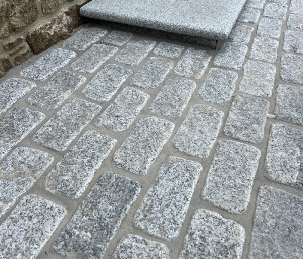 Silver Grey Granite Cropped Tumbled Cobbles